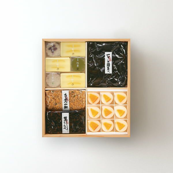 洋菓子　和菓子　佃煮など Amazon | 永楽屋 詰合せ 杉箱 6品入 和菓子 佃煮 琥珀糖 ちりめん